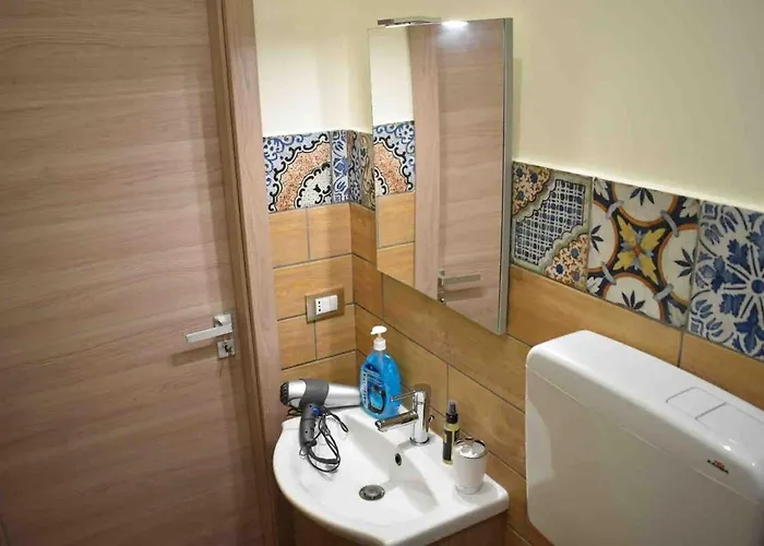 Trilocale A 150 Mt Dal Mare Con Terrazza E Vista Апартаменты