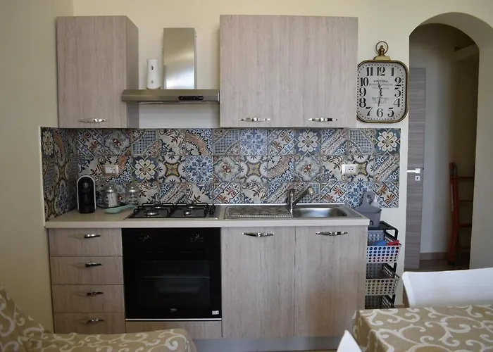 Trilocale A 150 Mt Dal Mare Con Terrazza E Vista Апартаменты Алкамо