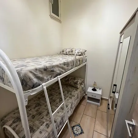 Trilocale A 150 Mt Dal Mare Con Terrazza E Parcheggio Privato Apartment