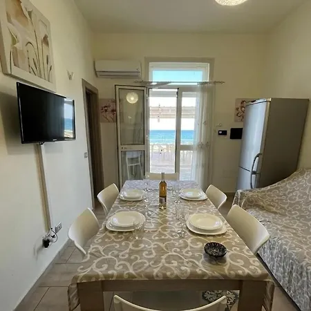 Trilocale Vista Mare Tra Brezza E Relax דירה אלקאמו