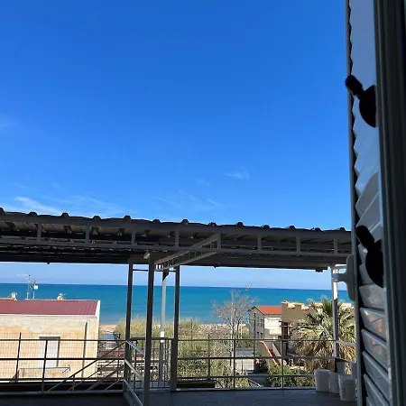 Trilocale Vista Mare Tra Brezza E Relax דירה